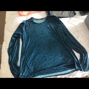 Long sleeve nike top